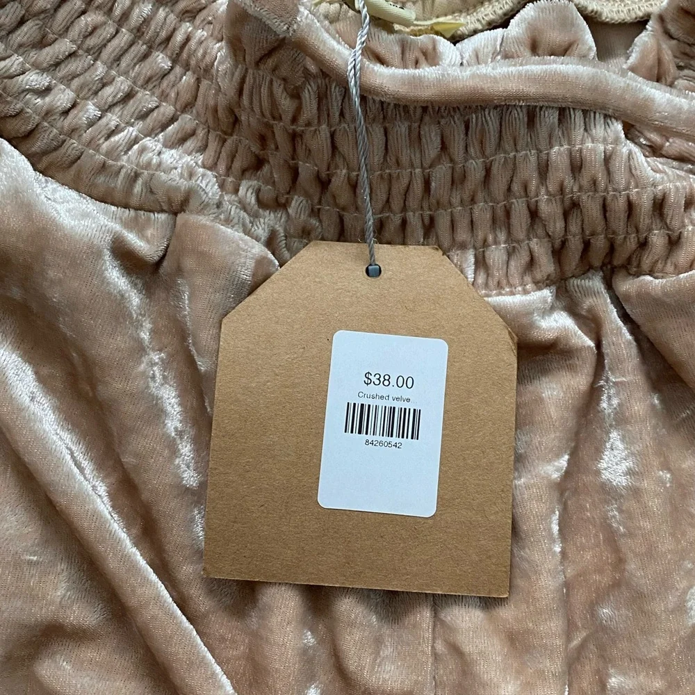 BNWT Gorgeous blush tan peach velvet pants by Kori. Size small. - Picture 7 of 9